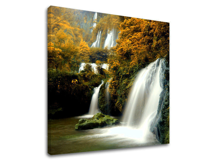 Clasic tablou pe pânză cu motivul CASCADE, cascadă, pădure, copaci, peisaj în alb-verde nuanțe, atmosferă liniștită, natură, potrivit pentru sufragerie – principală