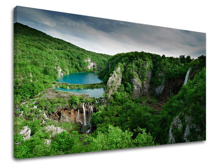 Clasic tablou pe pânză cu motivul CASCADE, pădure, cer, peisaj, natură în maro-turcoaz nuanțe, atmosferă liniștită, natură, potrivit pentru sufragerie – principală