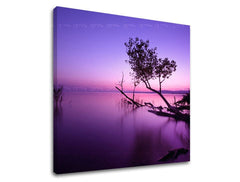 Clasic tablou pe pânză cu motivul APUS DE SOARE, copaci, cer, natură în violet-roz nuanțe, atmosferă liniștită, singurătate și natură, potrivit pentru dormitor – principală