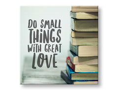 Modern tablou pe pânză cu motivul Do small things, citat motivațional în albastru-roșu nuanțe, potrivit pentru zonă de relaxare | Motivațional tablou de perete Do small things_002 – principală