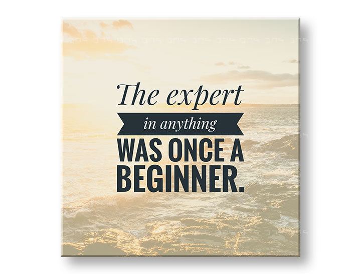 În stil boho tablou pe pânză cu motivul The expert in anything, ocean, valuri, cer, peisaj în bej-auriu nuanțe, natură | Motivațional tablou de perete The expert in anything – principală