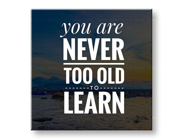 Modern tablou pe pânză cu motivul You are never too old, ocean, munți, cer, plajă în alb nuanțe, natură și înțelepciune, potrivit pentru birou – principală