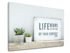 Modern tablou pe pânză cu motivul Life begins, citat motivațional, natură în verde nuanțe, atmosferă inspirațională, potrivit pentru birou | Motivațional tablou de perete Life begins – principală