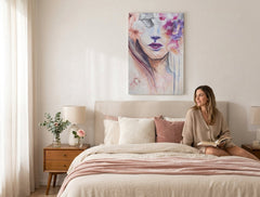 În stil boho tablou pe pânză cu motivul FEMEIE, flori, păr, natură în violet-portocaliu nuanțe agățat în interiorul dormitor, atmosferă eterică – interior