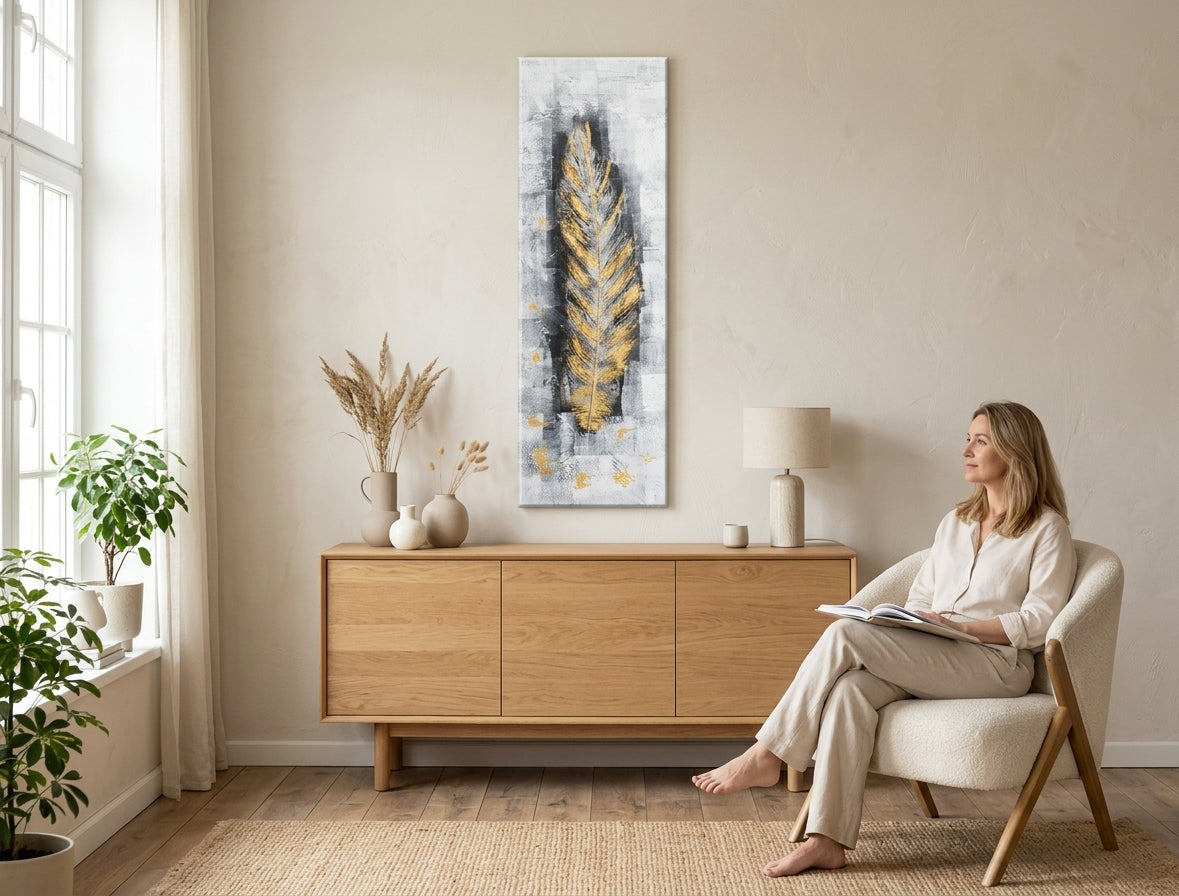 În stil scandinav tablou pe pânză cu motivul LIST, pană, natură în alb-gri nuanțe agățat în interiorul hol, atmosferă elegantă – interior