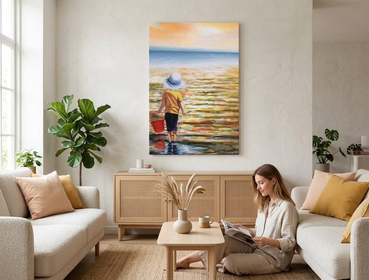 Pictat manual tablou pe pânză cu motivul copil, ocean, apus de soare, pălărie, peisaj în albastru-auriu nuanțe agățat în interiorul cameră de copii – interior