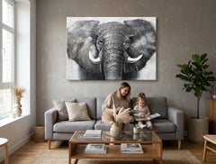 În stil scandinav tablou pe pânză cu motivul elefant, hartă, natură în alb-bej nuanțe agățat în interiorul sufragerie, atmosferă maiestuoasă – interior