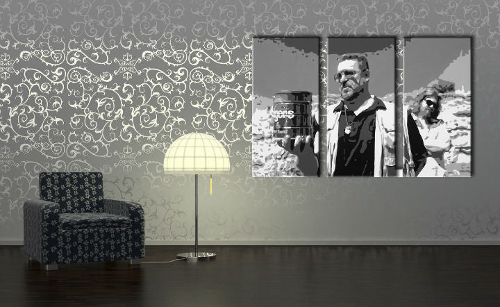 Pop art tablou pe pânză cu motivul Big Lebowski în alb-gri nuanțe agățat în interiorul sufragerie, atmosferă intensă, forță și putere | POP Art pictat manual tablou Big Lebowski – interior