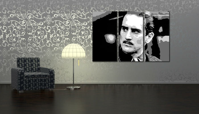 Pop art tablou pe pânză cu motivul Godfather Rober De Niro în alb-gri nuanțe agățat în interiorul birou de lucru, atmosferă intensă, lumea filmului și viață urbană – interior