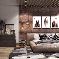 Geometric tablou pe pânză cu motivul The Tender Song, munți în alb-gri nuanțe agățat în interiorul sufragerie, atmosferă liniștită, natură – interior